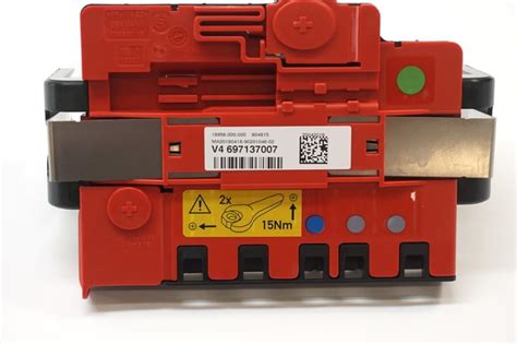 2004 bmw power distribution box|BMW battery power distribution box.